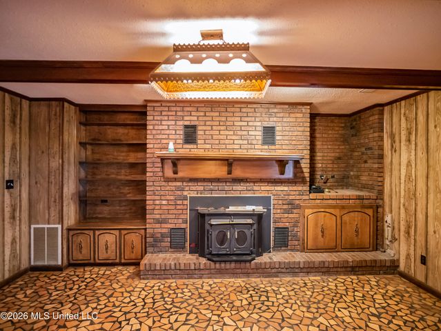 5042 Dummyline Road, Batesville, MS 38606