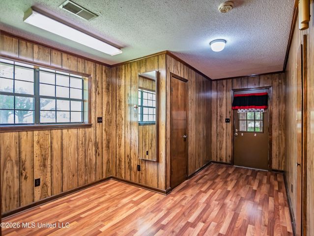 5042 Dummyline Road, Batesville, MS 38606