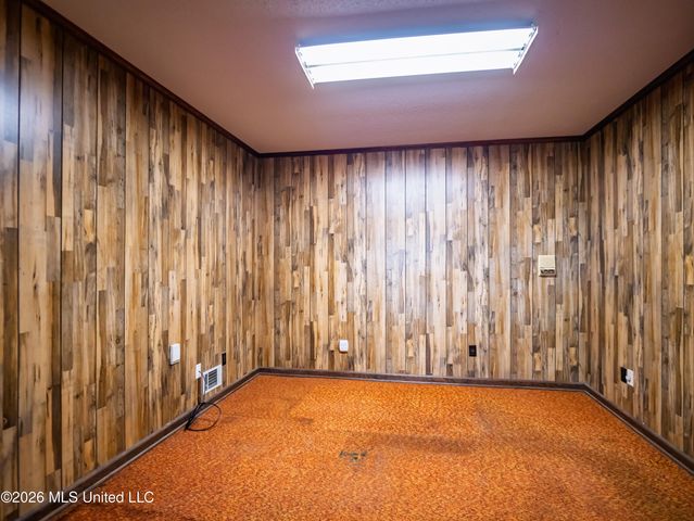 5042 Dummyline Road, Batesville, MS 38606
