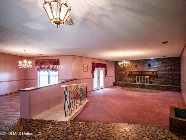 5042 Dummyline Road, Batesville, MS 38606