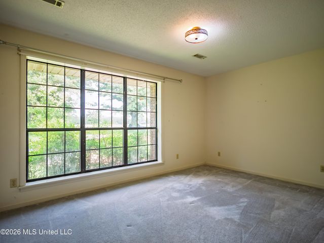 5042 Dummyline Road, Batesville, MS 38606
