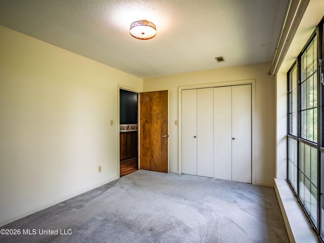 5042 Dummyline Road, Batesville, MS 38606