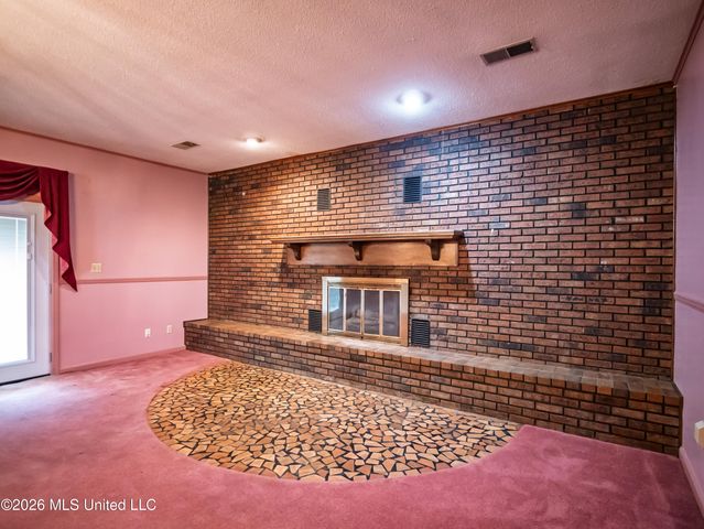 5042 Dummyline Road, Batesville, MS 38606