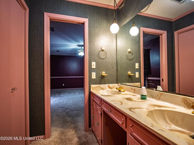 5042 Dummyline Road, Batesville, MS 38606