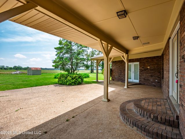5042 Dummyline Road, Batesville, MS 38606