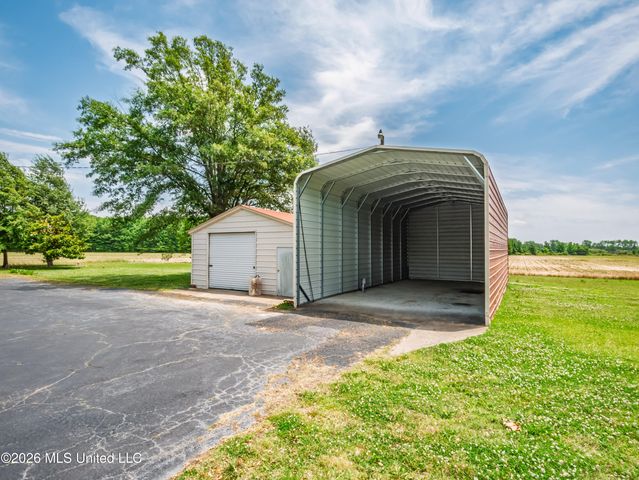 5042 Dummyline Road, Batesville, MS 38606
