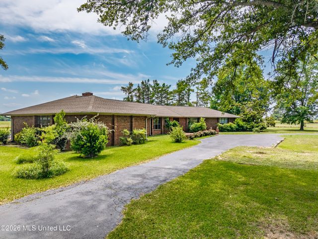 5042 Dummyline Road, Batesville, MS 38606