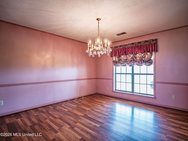 5042 Dummyline Road, Batesville, MS 38606