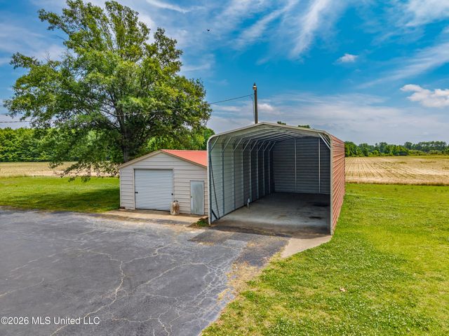 5042 Dummyline Road, Batesville, MS 38606