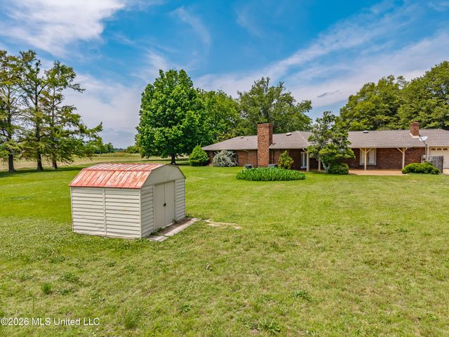 5042 Dummyline Road, Batesville, MS 38606