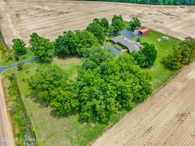 5042 Dummyline Road, Batesville, MS 38606