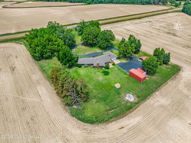 5042 Dummyline Road, Batesville, MS 38606