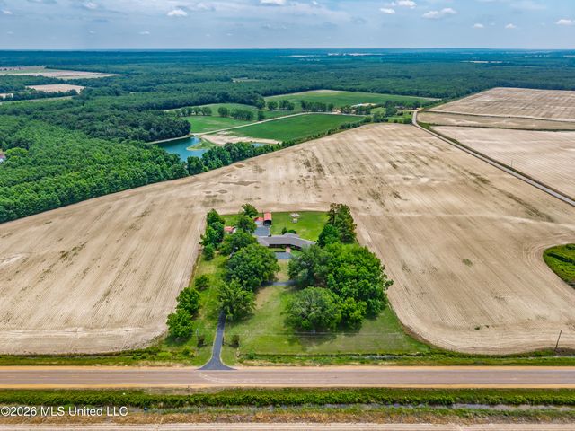 5042 Dummyline Road, Batesville, MS 38606