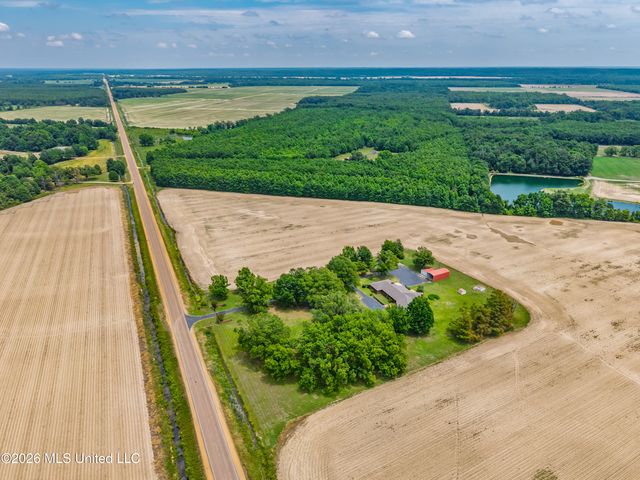 5042 Dummyline Road, Batesville, MS 38606