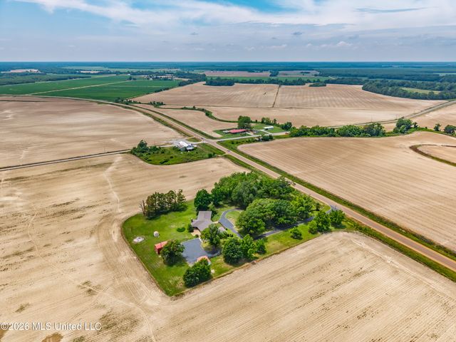 5042 Dummyline Road, Batesville, MS 38606
