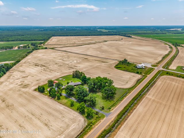 5042 Dummyline Road, Batesville, MS 38606