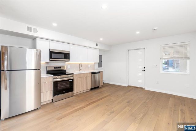 30 Franklin Place 1, Rutherford, NJ 07070
