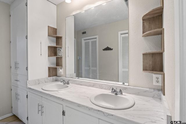 195 County Road 4164, Pittsburg, TX 75686