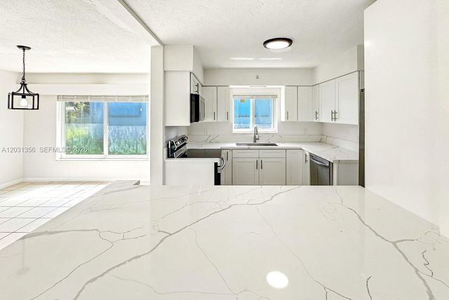 231 NE 16th Ave, Pompano Beach, FL 33060