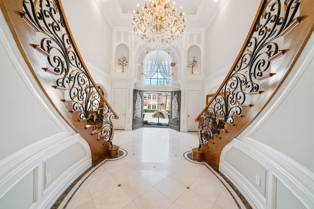 2 EUCLID RD, Fort Lee, NJ 07024