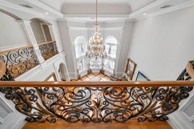 2 EUCLID RD, Fort Lee, NJ 07024