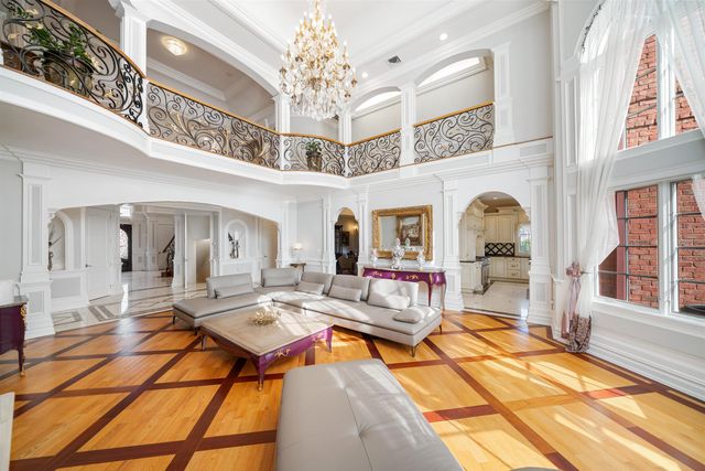2 EUCLID RD, Fort Lee, NJ 07024