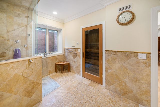 2 EUCLID RD, Fort Lee, NJ 07024