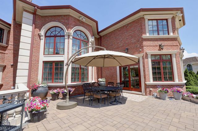 2 EUCLID RD, Fort Lee, NJ 07024