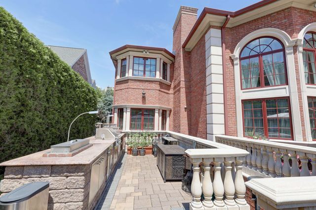 2 EUCLID RD, Fort Lee, NJ 07024