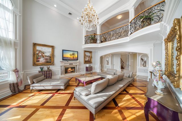 2 EUCLID RD, Fort Lee, NJ 07024