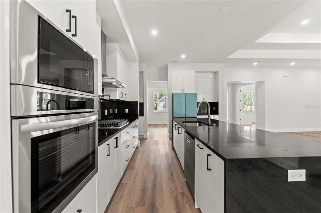 Image 18 of property listing at 4675 HICKORY OAK DRIVE, Brooksville, FL 34601