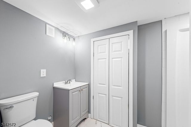 20 Corwin St, Roxbury Twp., NJ 07847