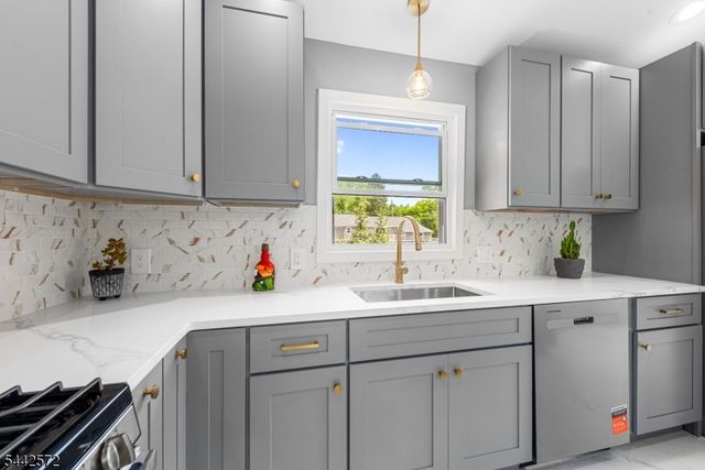 20 Corwin St, Roxbury Twp., NJ 07847