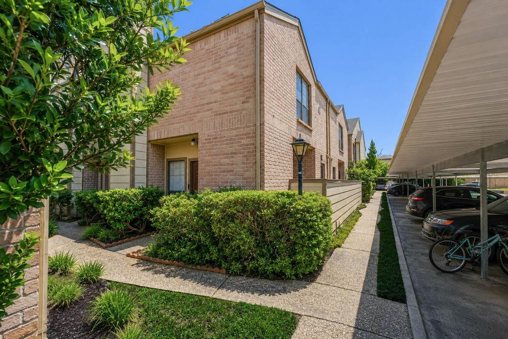 8299 Cambridge Street 901, Houston, TX 77054