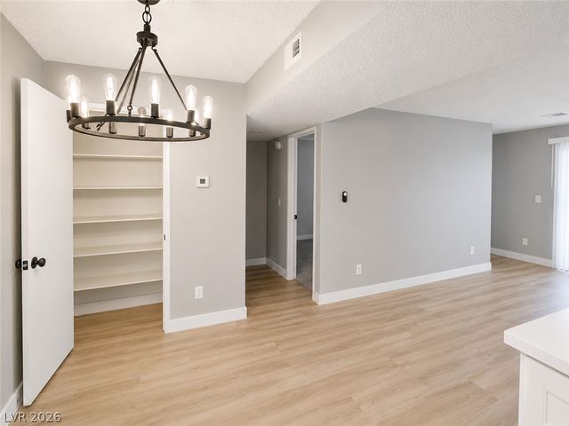 201 Mission Laguna Lane 201, Las Vegas, NV 89107