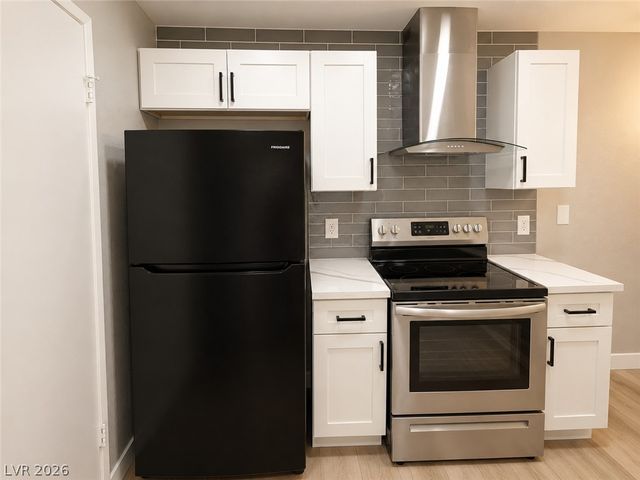 201 Mission Laguna Lane 201, Las Vegas, NV 89107