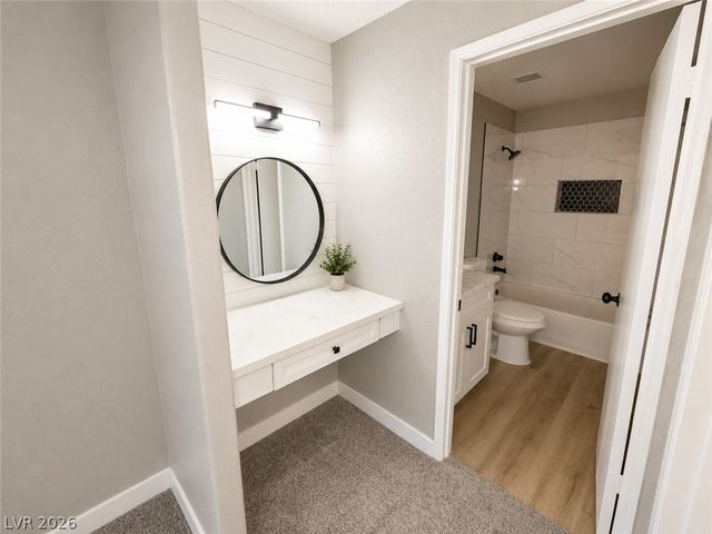 201 Mission Laguna Lane 201, Las Vegas, NV 89107