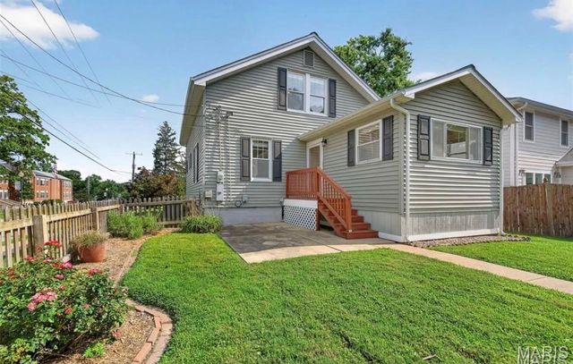 904 Chelsea Avenue, Glendale, MO 63122
