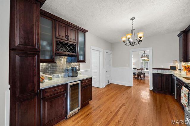904 Chelsea Avenue, Glendale, MO 63122