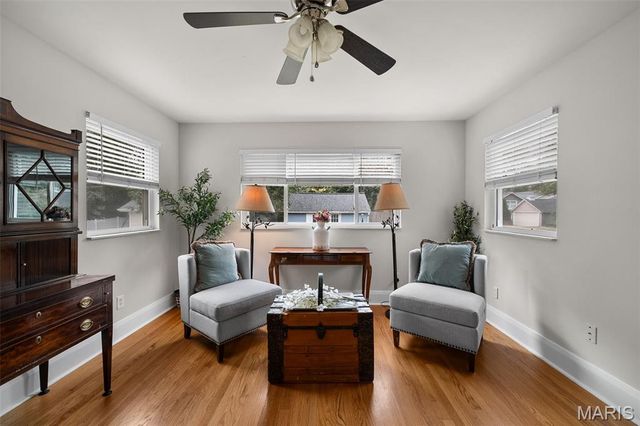 904 Chelsea Avenue, Glendale, MO 63122