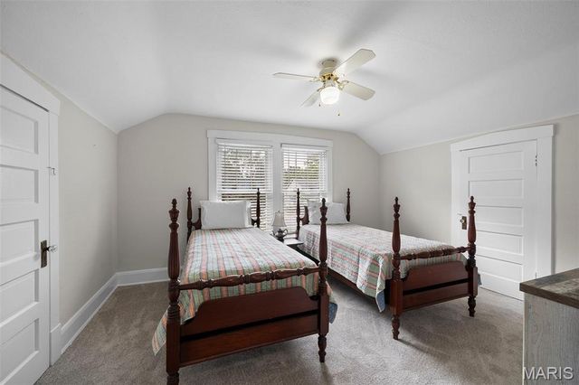904 Chelsea Avenue, Glendale, MO 63122
