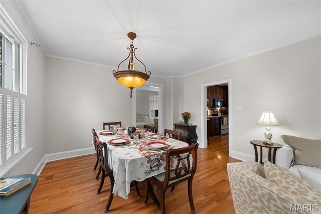 904 Chelsea Avenue, Glendale, MO 63122