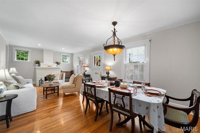 904 Chelsea Avenue, Glendale, MO 63122