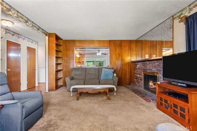 15913 Napa Street, North Hills, CA 91343