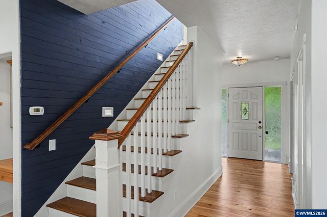 764 3rd St, Lyons, OR 97358