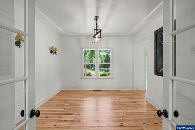 764 3rd St, Lyons, OR 97358