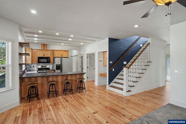 764 3rd St, Lyons, OR 97358