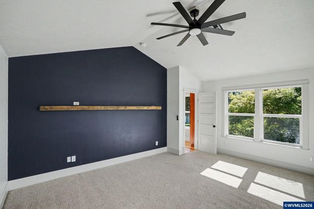 764 3rd St, Lyons, OR 97358