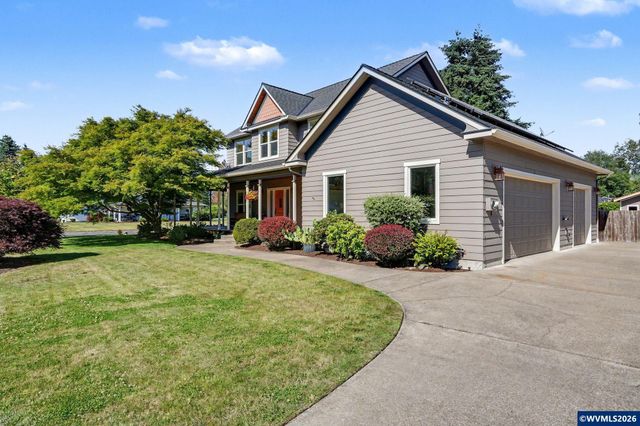 764 3rd St, Lyons, OR 97358