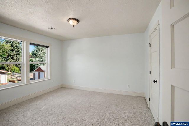 764 3rd St, Lyons, OR 97358